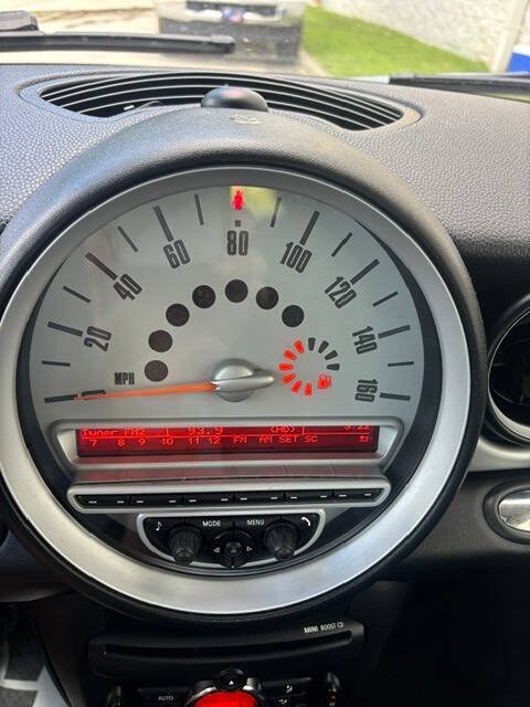 Used 2011 MINI Cooper Hardtop FWD image 5