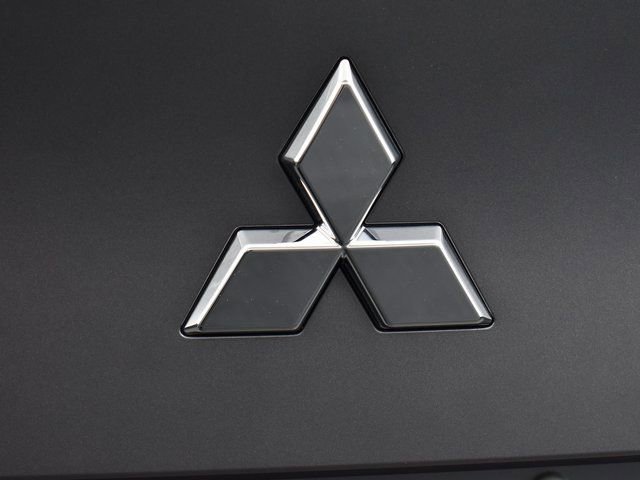 Used 2023 Mitsubishi Outlander SE Black Edition AWD/4WD image 9