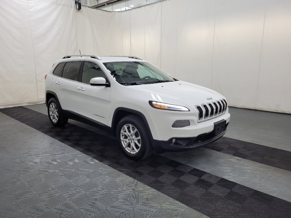 Used 2015 Jeep Cherokee Latitude w/ Cold Weather Group AWD/4WD image 13