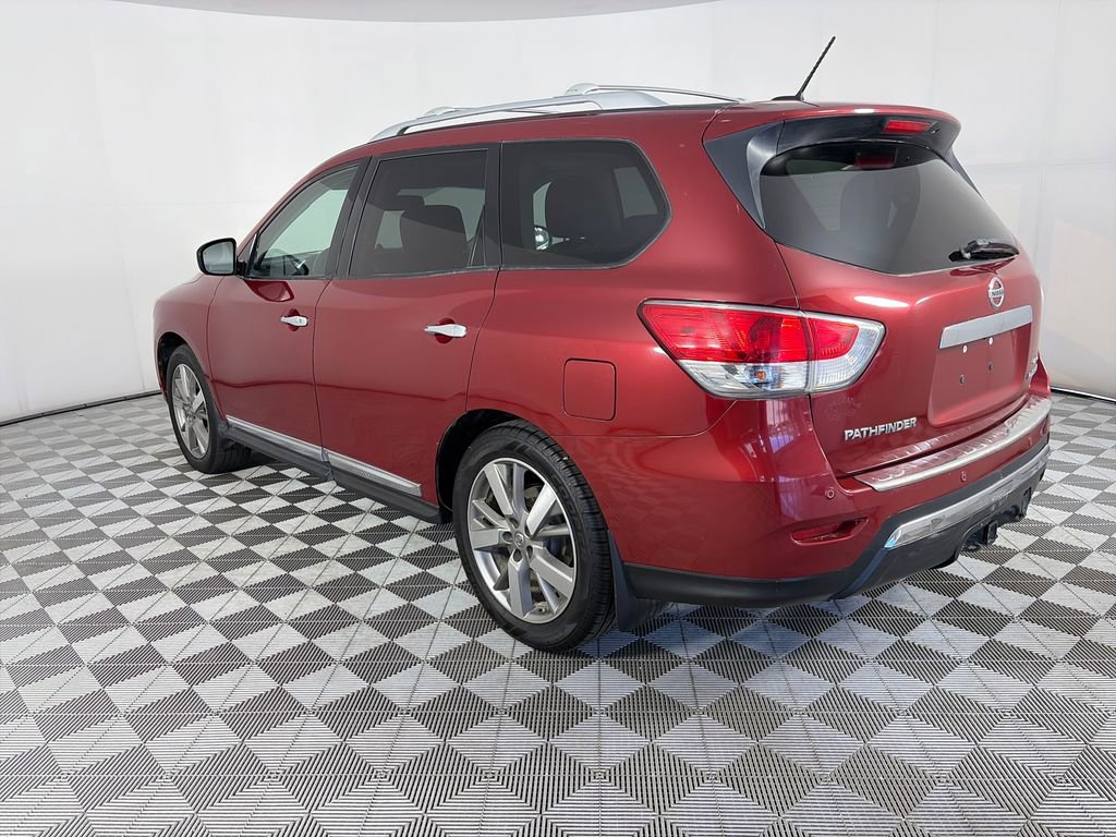 Used 2016 Nissan Pathfinder Platinum w/ Family Entertainment Package AWD/4WD image 5