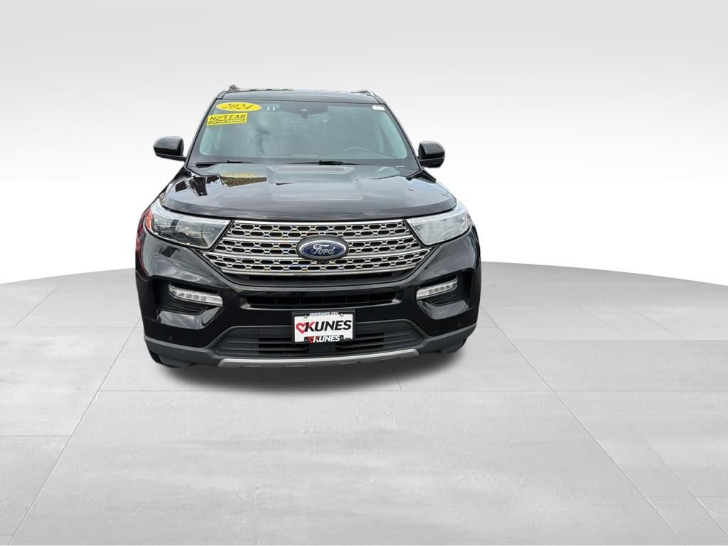 Used 2024 Ford Explorer Limited AWD/4WD image 4