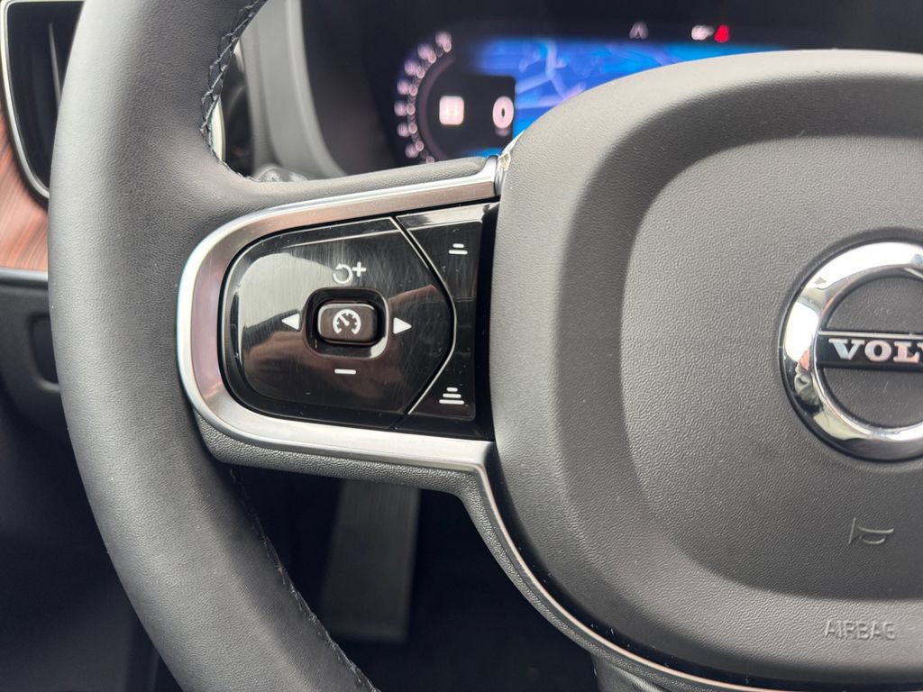 Certified 2023 Volvo XC60 B5 Plus w/ Protection Package Premier AWD/4WD image 15