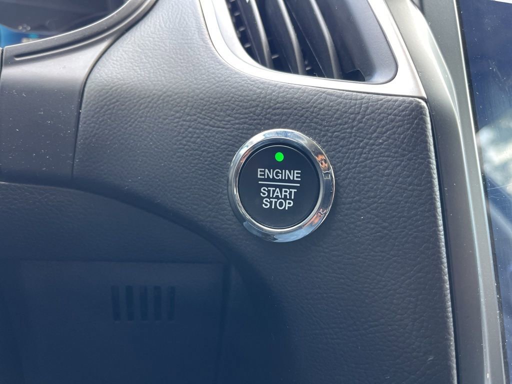 Used 2024 Ford Edge SEL image 13