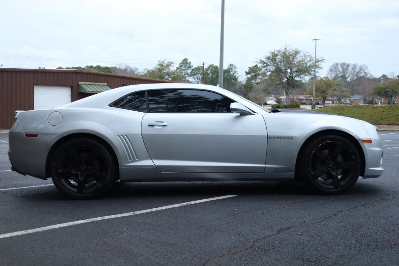 Used 2010 Chevrolet Camaro SS w/ RS Package RWD image 6
