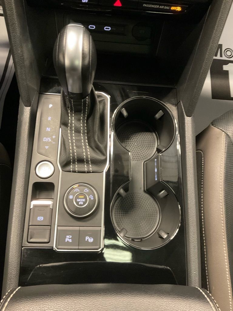 Used 2022 Volkswagen Atlas SEL Premium image 26