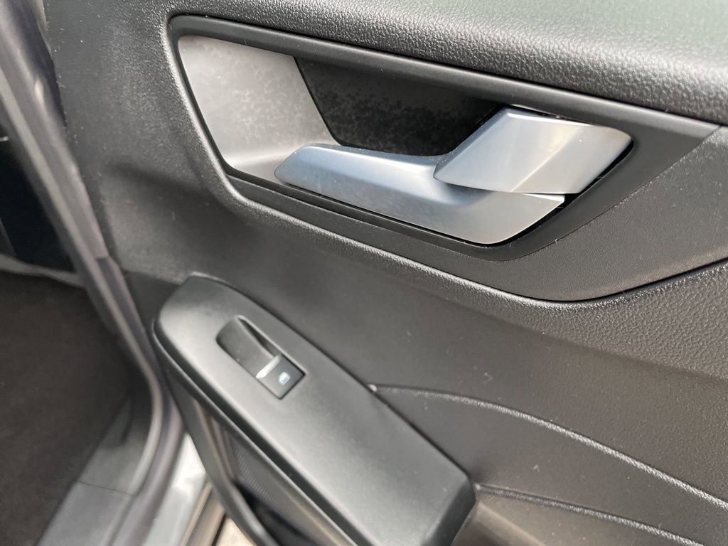 Used 2025 Ford Escape ST-Line w/ Equipment Group 301A image 38