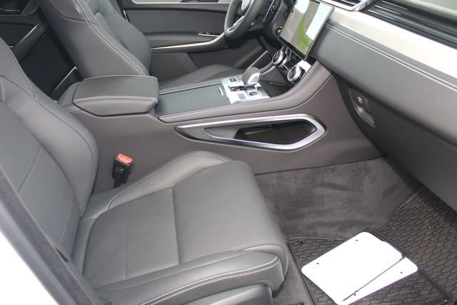 New 2026 Jaguar F-PACE R-Dynamic S image 3