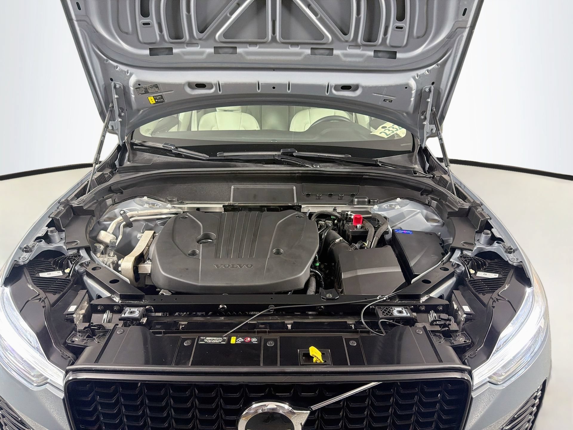 Certified 2024 Volvo XC60 B5 Plus AWD/4WD image 30