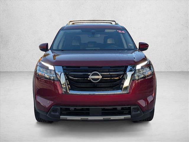 Used 2024 Nissan Pathfinder SL FWD image 2