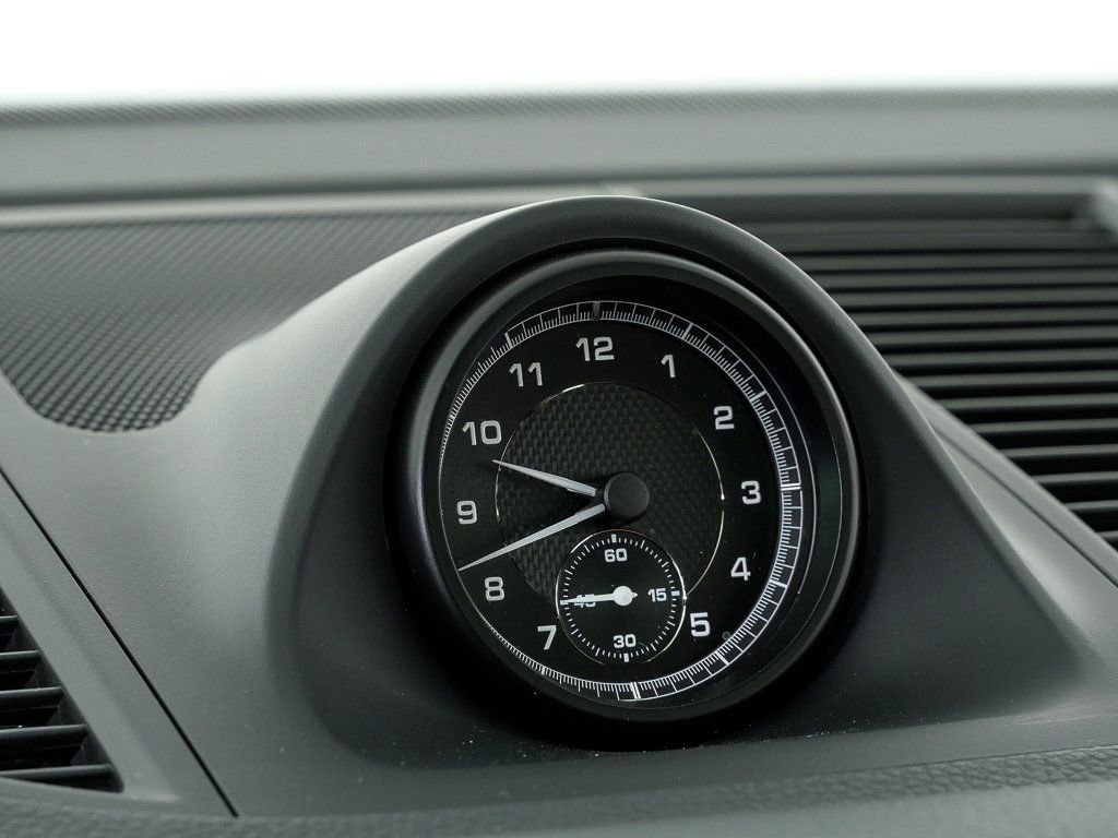Certified 2025 Porsche Macan image 17