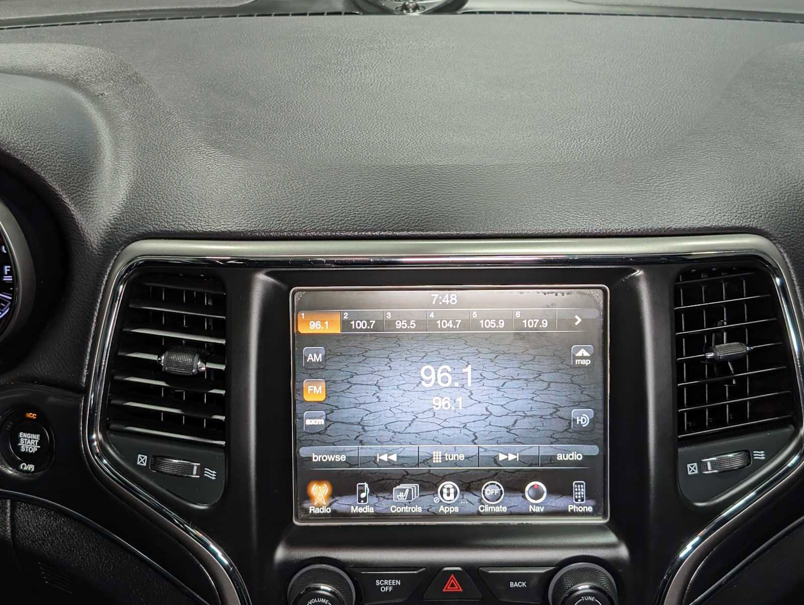 Used 2017 Jeep Grand Cherokee Trailhawk AWD/4WD image 19