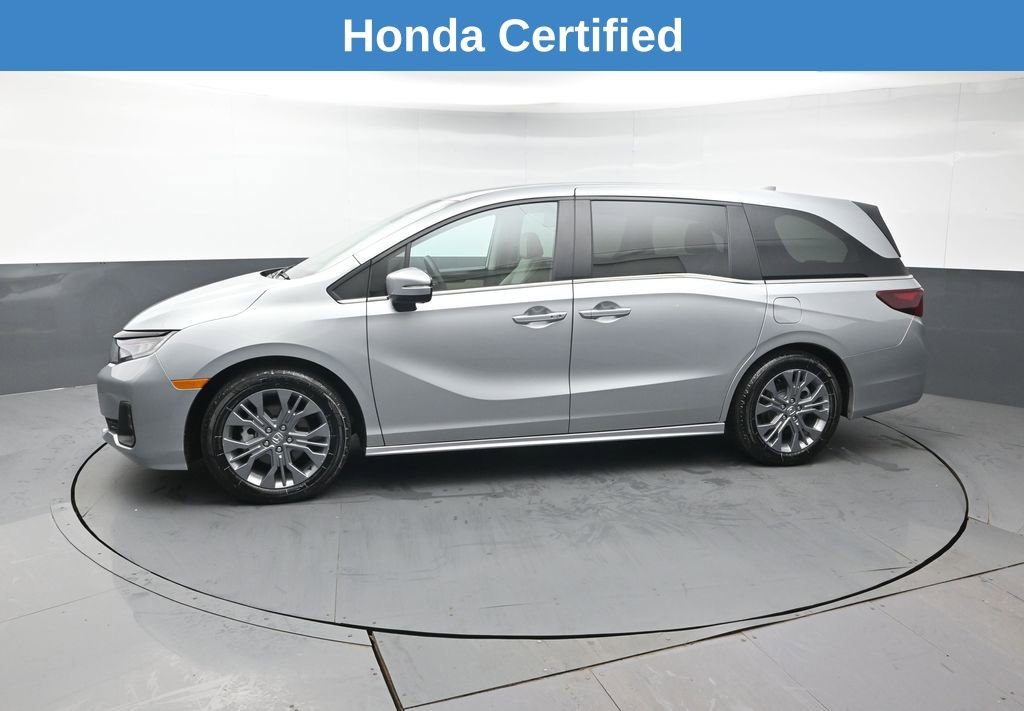 Used 2025 Honda Odyssey Touring image 2