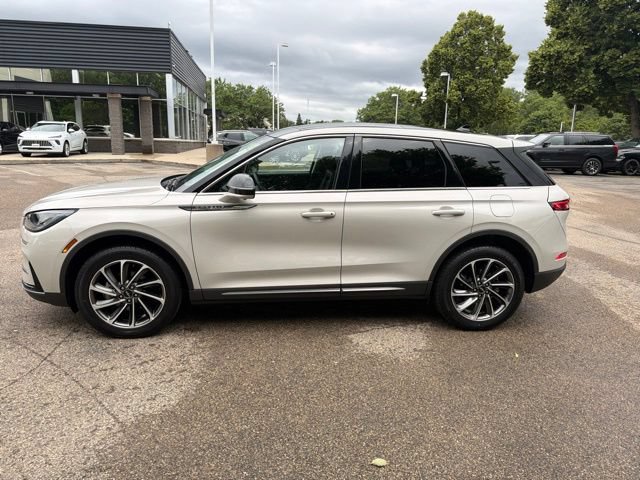 Used 2024 Lincoln Corsair AWD w/ Equipment Group 101A image 2