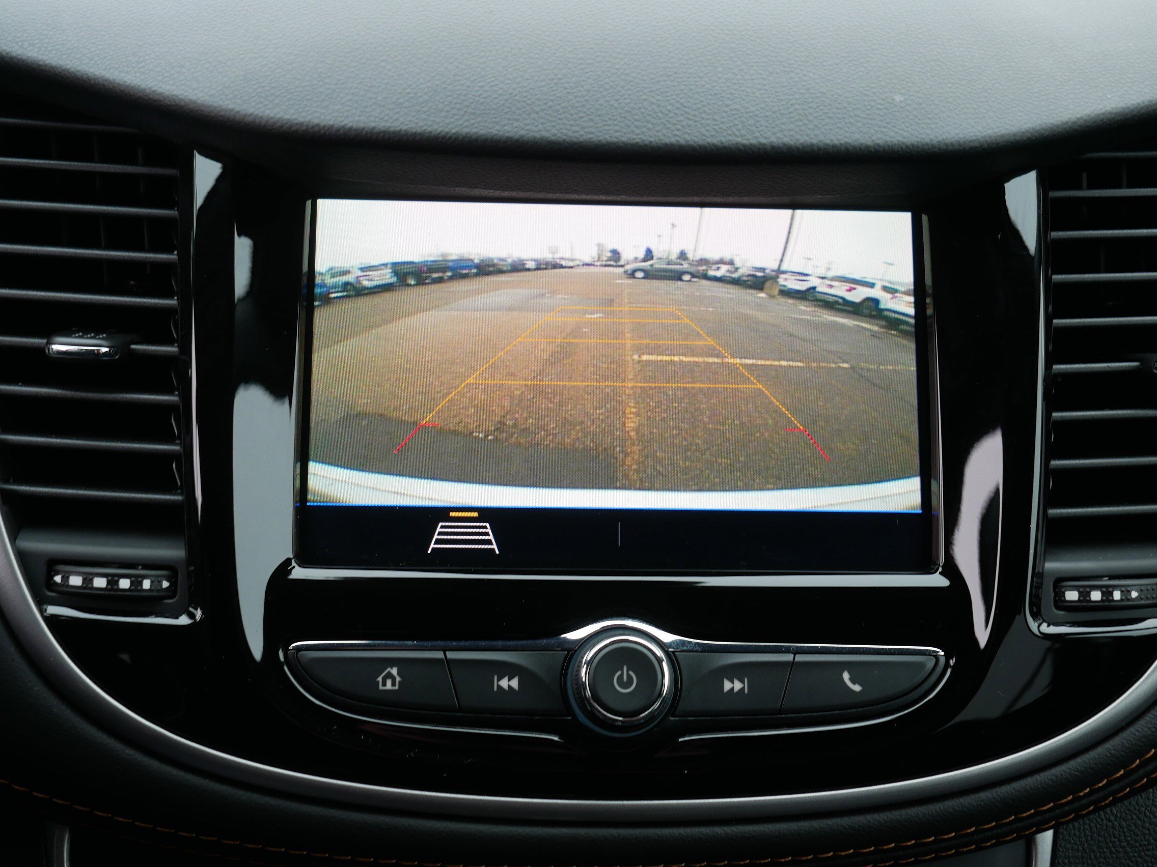 Used 2022 Chevrolet Trax LT w/ Sport Edition image 27