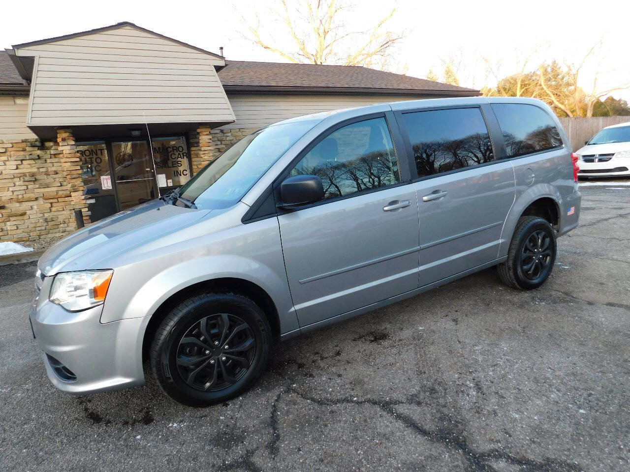 Used 2017 Dodge Grand Caravan SE w/ Power Window Group image 10