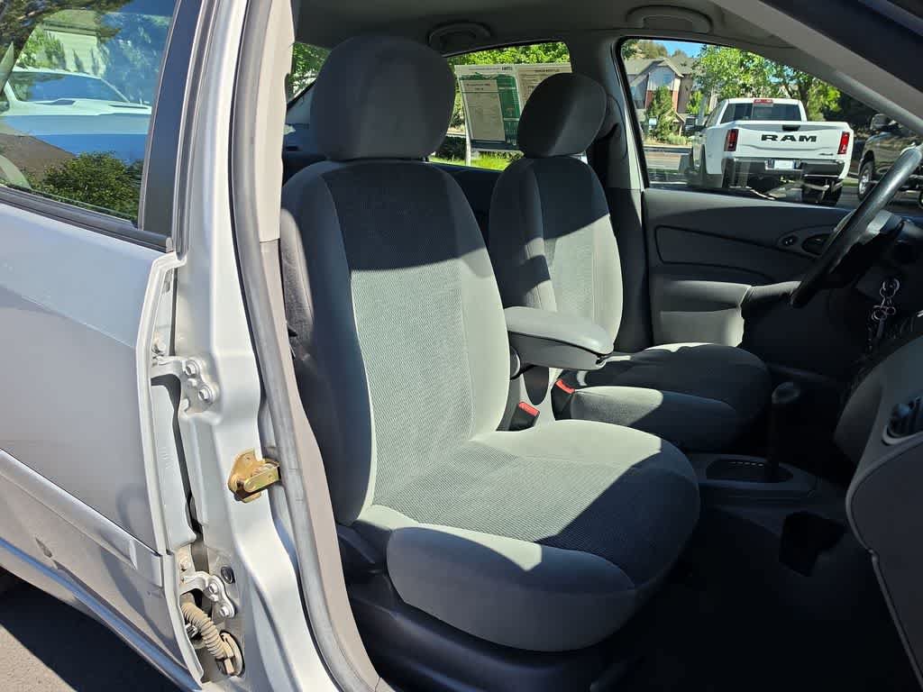 Used 2003 Ford Focus SE FWD image 22