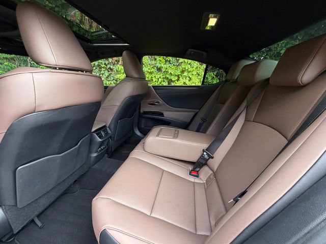Certified 2025 Lexus ES 300h w/ Premium Package FWD image 36
