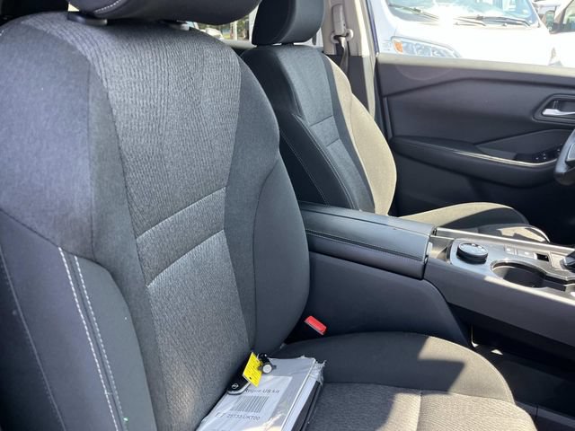 Used 2025 Nissan Rogue SV AWD/4WD image 23