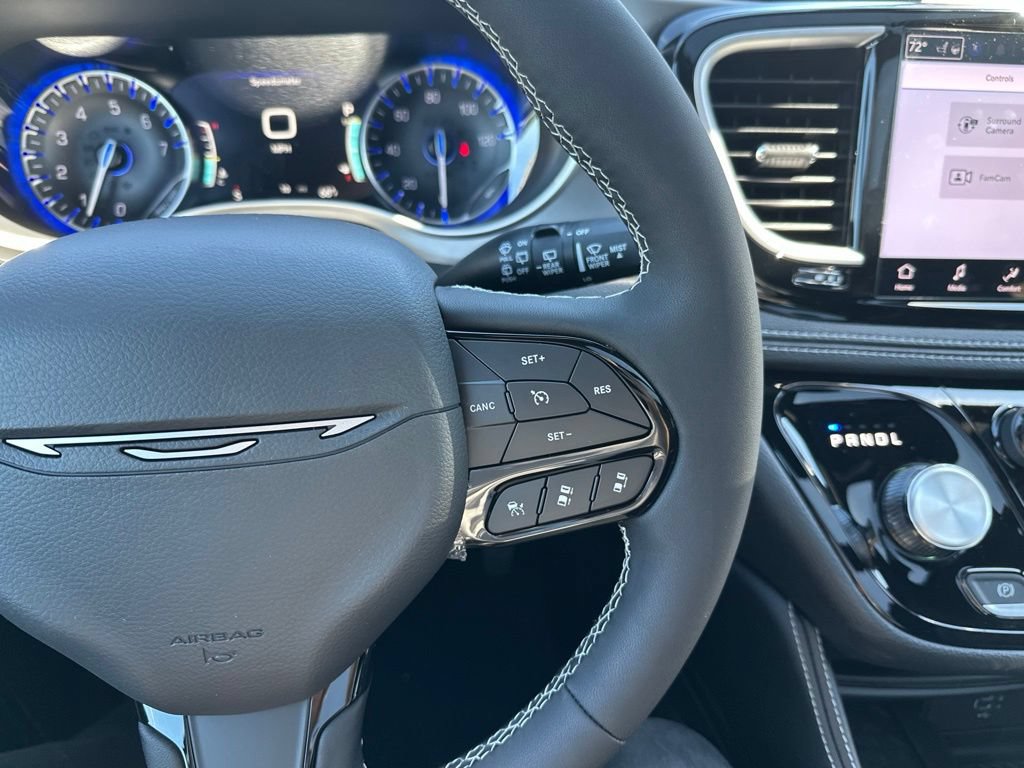 New 2027 Chrysler Pacifica Limited FWD image 26