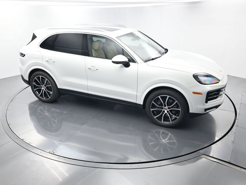 Certified 2026 Porsche Cayenne AWD/4WD image 39