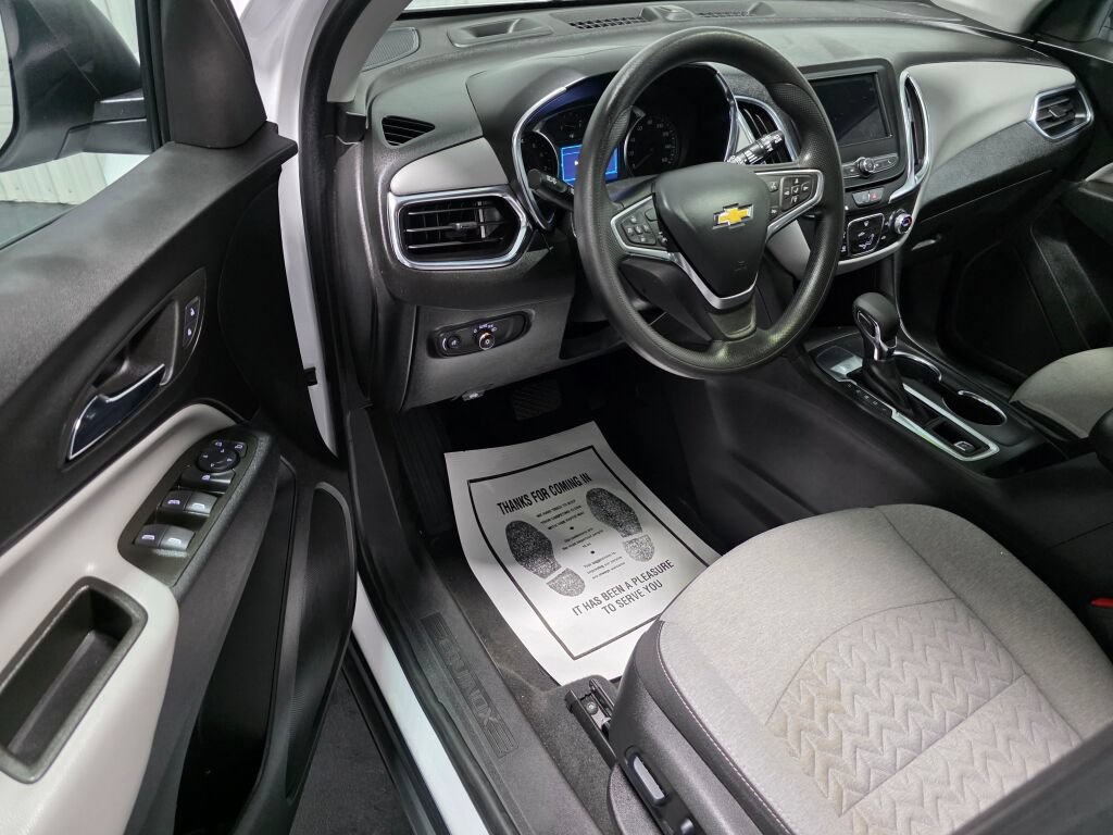 Used 2023 Chevrolet Equinox LS w/ LS Convenience Package FWD image 6