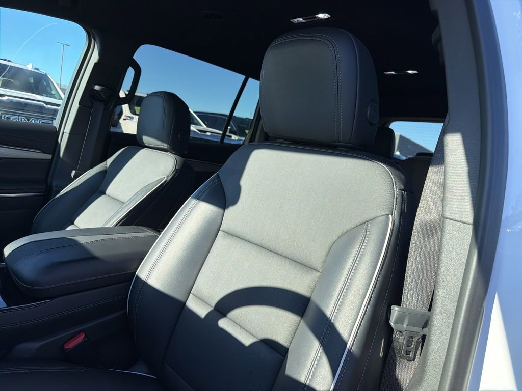 Certified 2025 Buick Enclave Preferred image 17