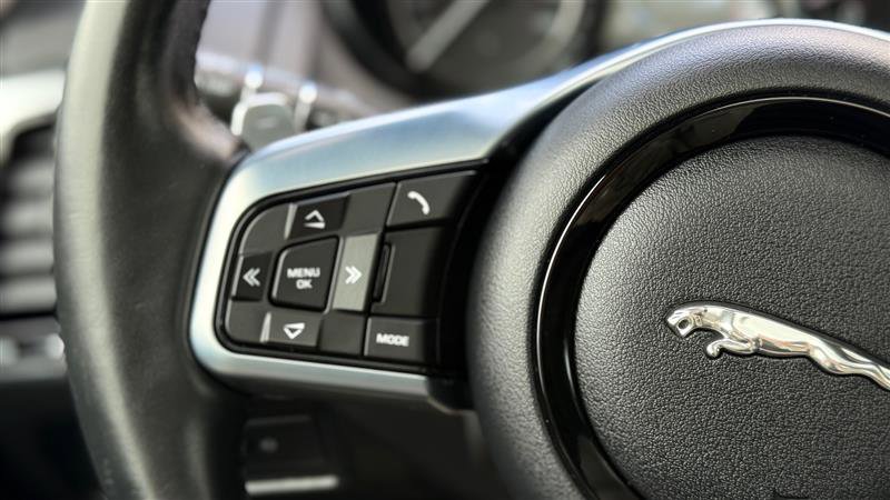 Used 2018 Jaguar F-TYPE Coupe image 22