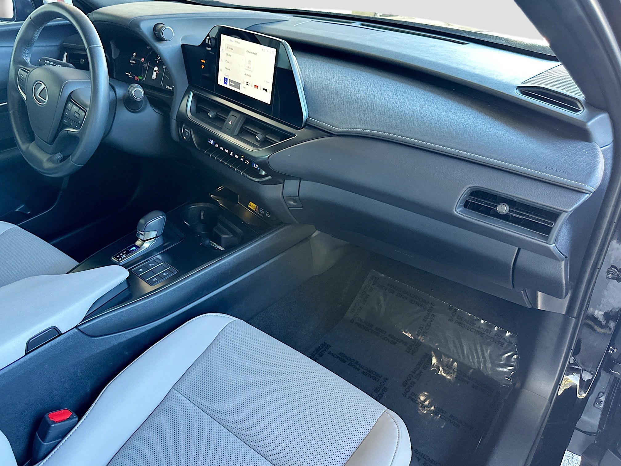 Used 2025 Lexus UX 300h FWD image 29