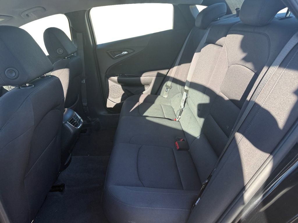 Used 2025 Chevrolet Malibu LT image 13