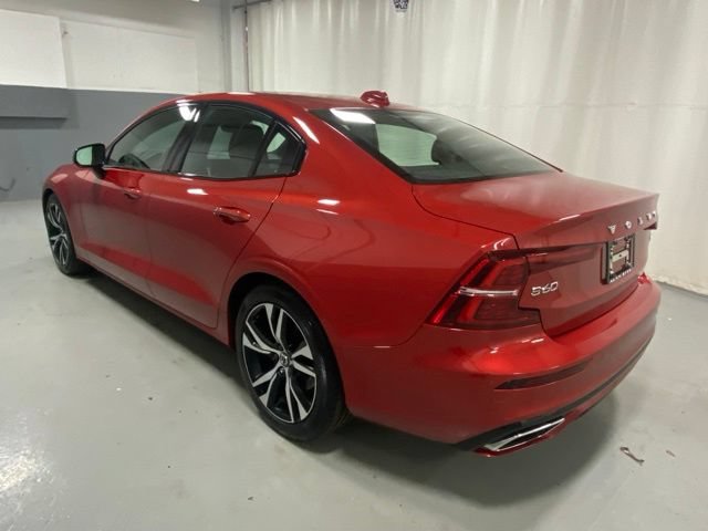 Used 2021 Volvo S60 T5 R-Design FWD image 2