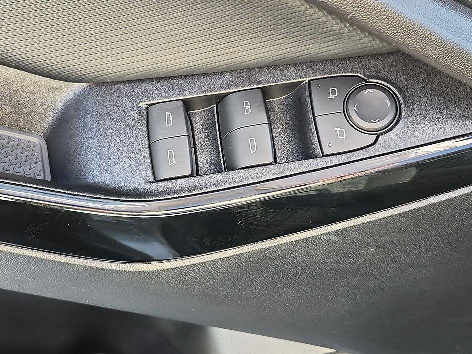 New 2027 Chevrolet Equinox LT FWD image 13