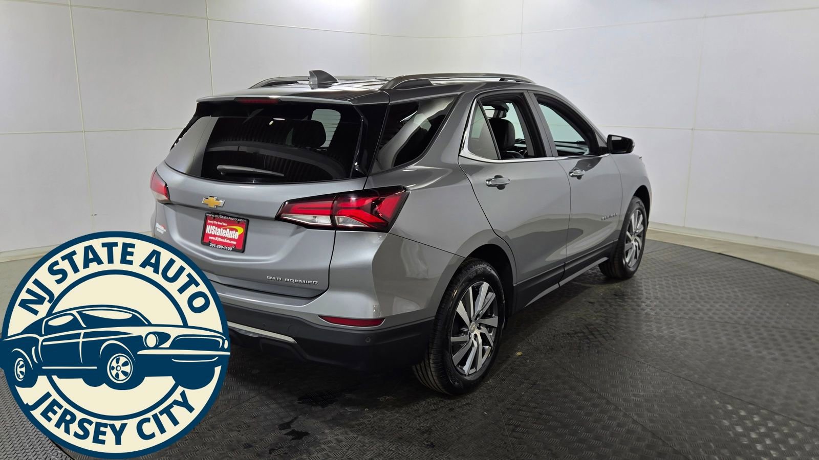 Used 2024 Chevrolet Equinox Premier AWD/4WD image 7