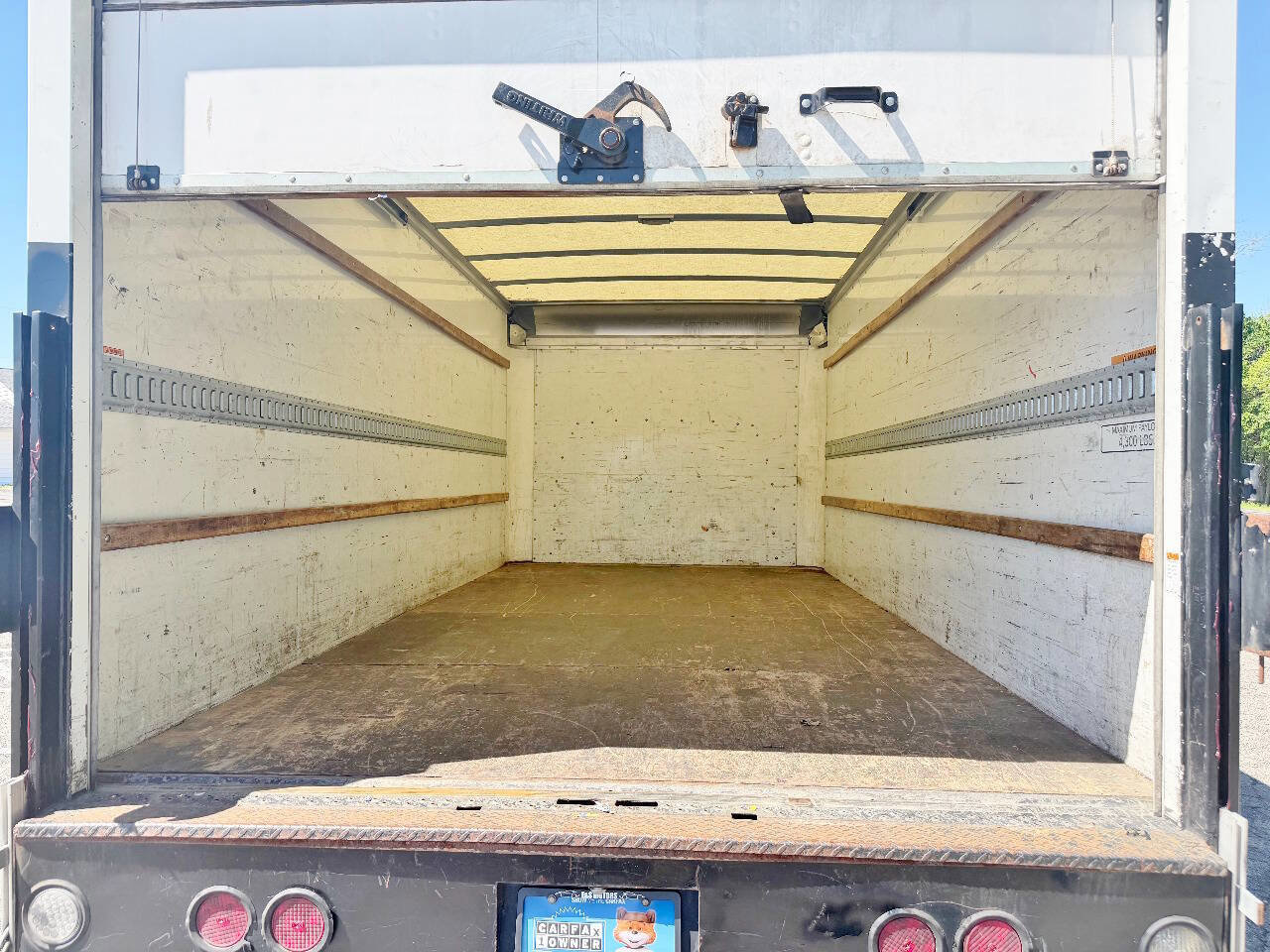 Used 2017 GMC Savana 3500 Extended RWD image 13