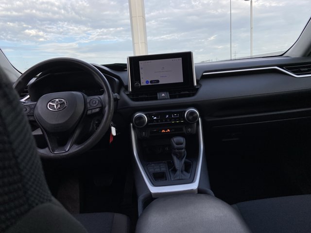 Used 2023 Toyota RAV4 LE AWD/4WD image 15