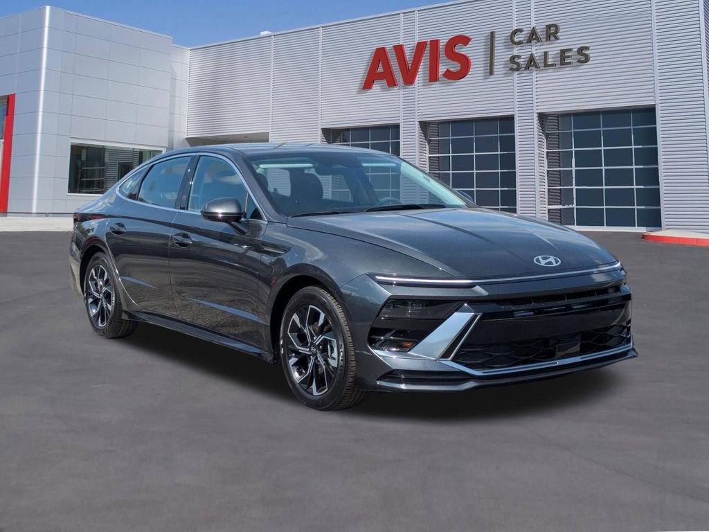 Used 2025 Hyundai Sonata SEL FWD image 3