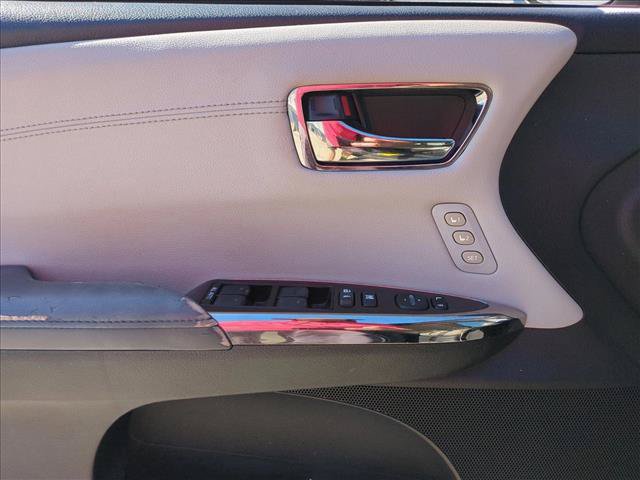 Used 2014 Toyota Avalon XLE Touring FWD image 8