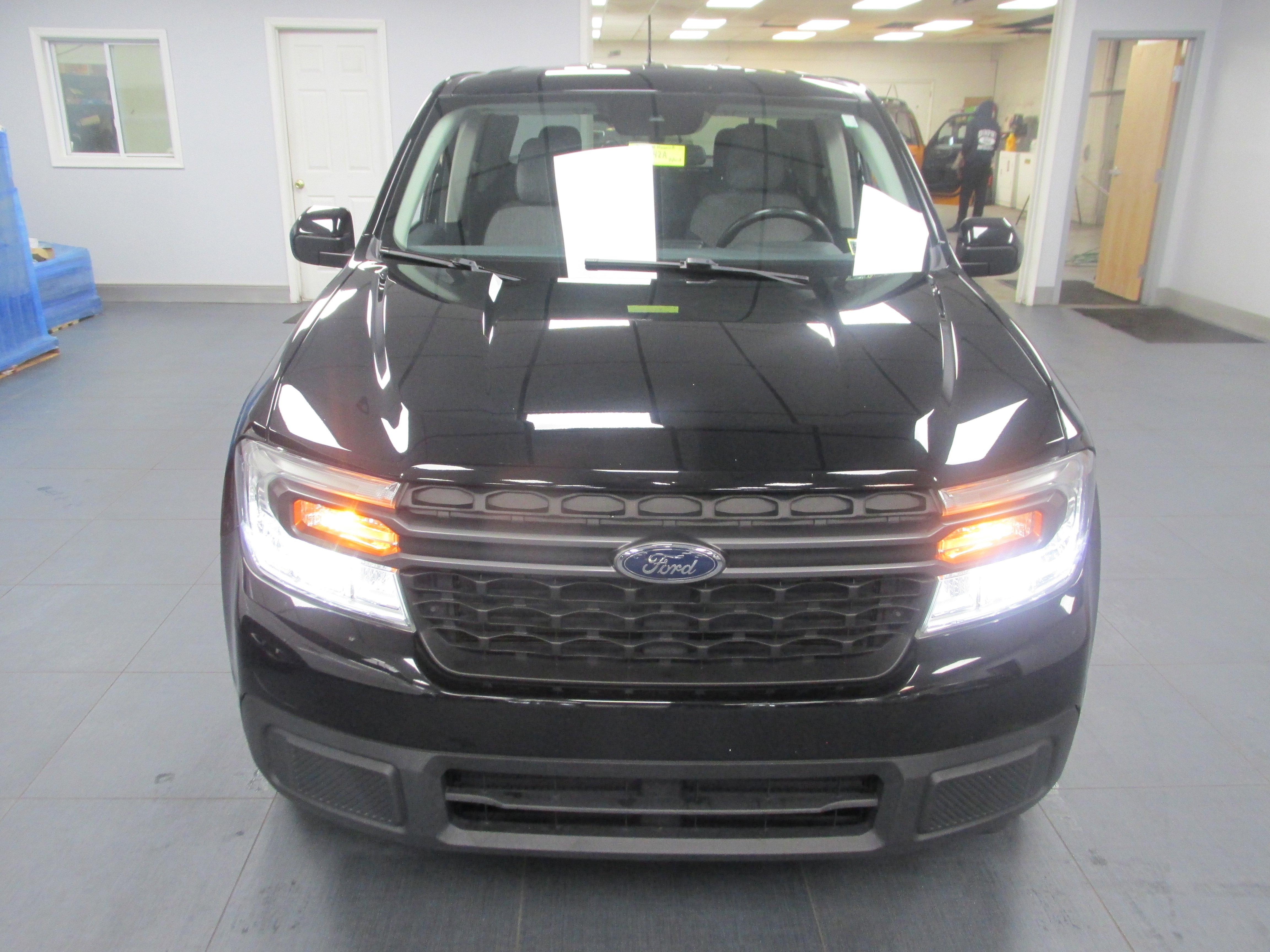 Used 2022 Ford Maverick XLT w/ XLT Luxury Package image 2