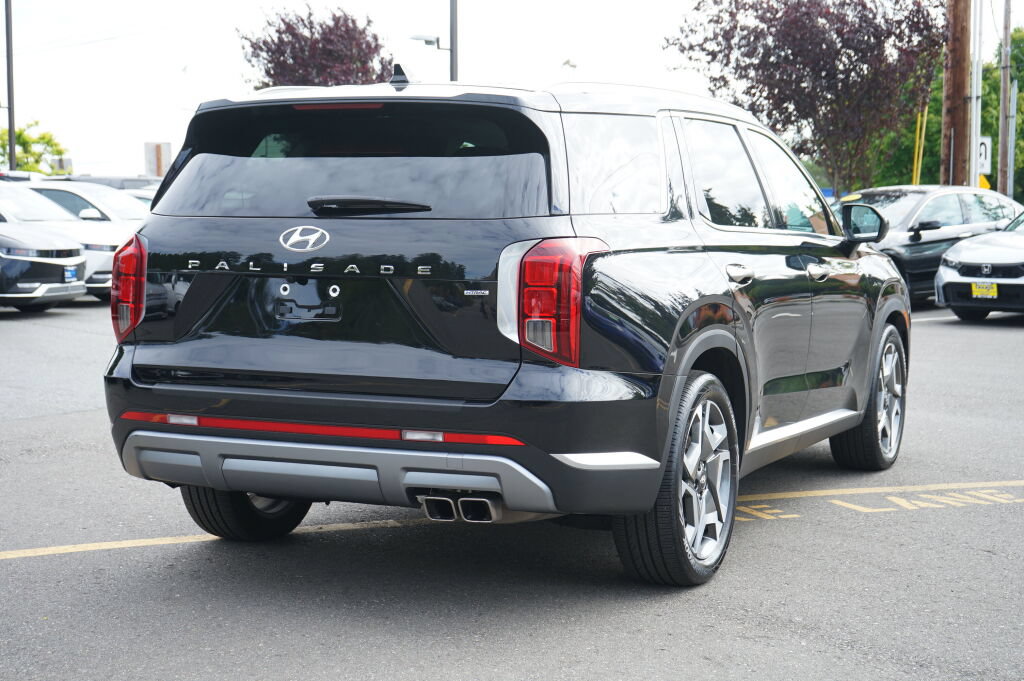 Used 2023 Hyundai Palisade Limited w/ Cargo Package AWD/4WD image 5
