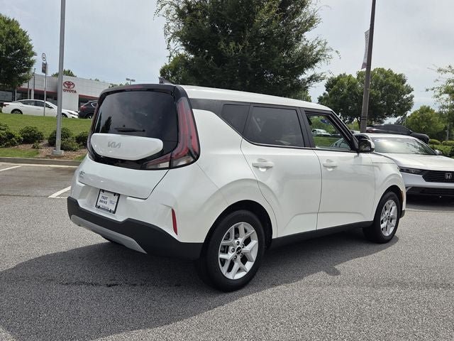 Used 2025 Kia Soul LX w/ LX Technology Package FWD image 8