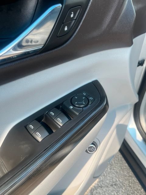 Used 2018 GMC Acadia SLT FWD image 13