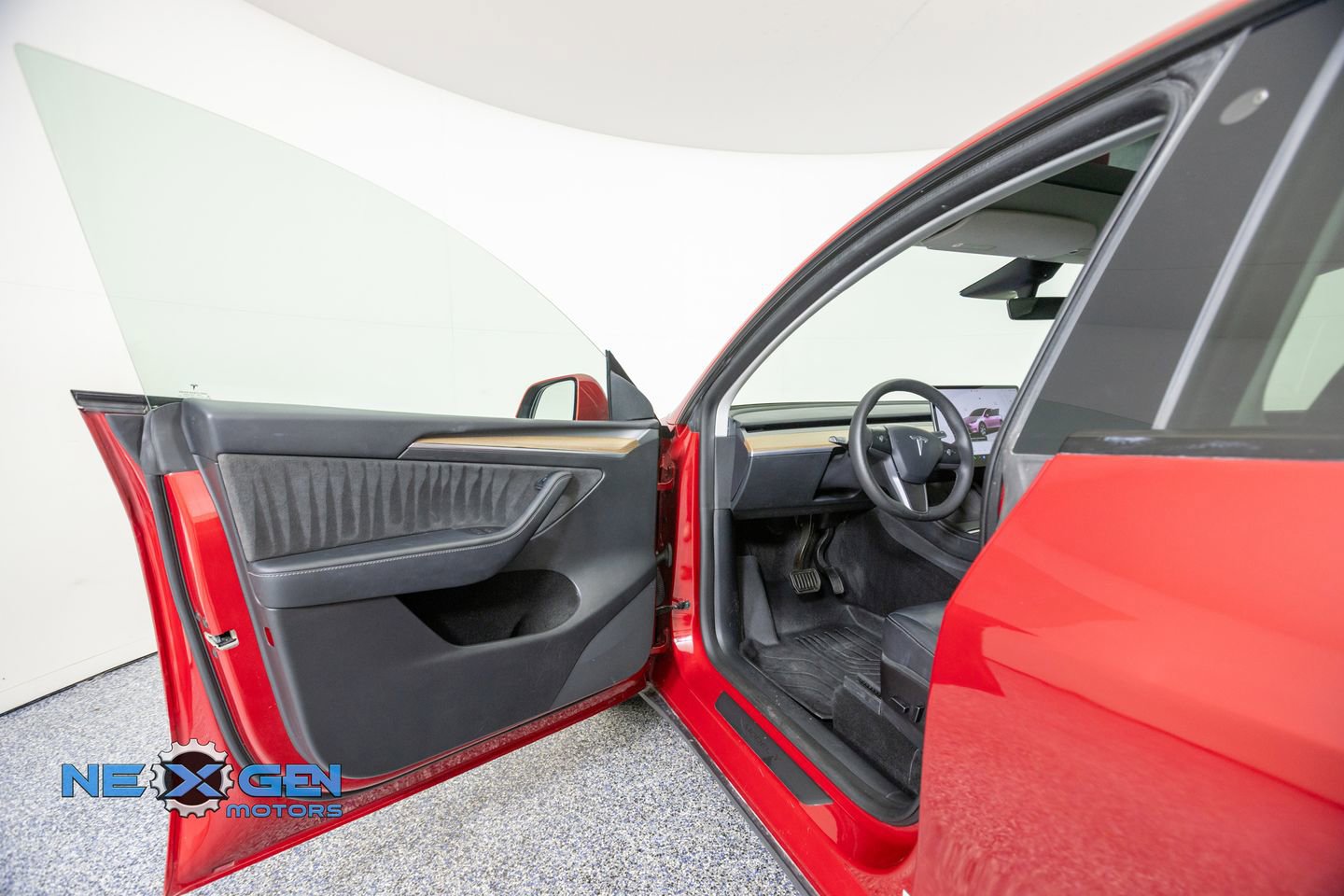 Used 2023 Tesla Model Y Long Range AWD/4WD image 9