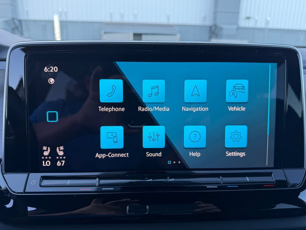 Used 2024 Volkswagen Atlas Cross Sport SE AWD/4WD image 9