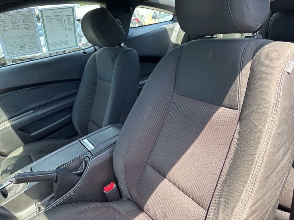 Used 2013 Ford Mustang GT image 15
