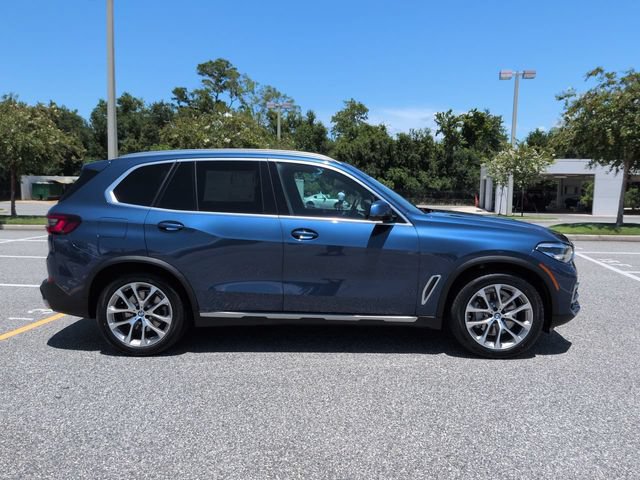 Used 2021 BMW X5 sDrive40i w/ Premium Package RWD image 3