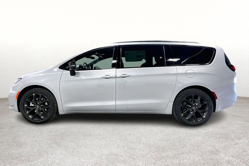 New 2026 Chrysler Pacifica Limited w/ S Appearance Package image 7