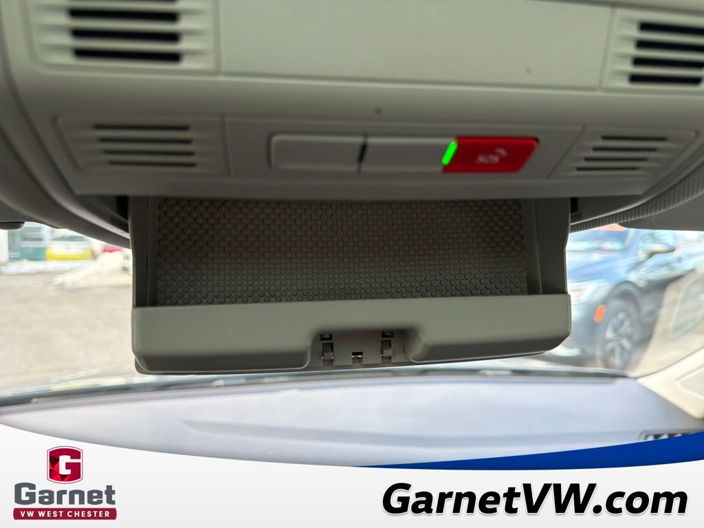 Certified 2025 Volkswagen Jetta SE image 35