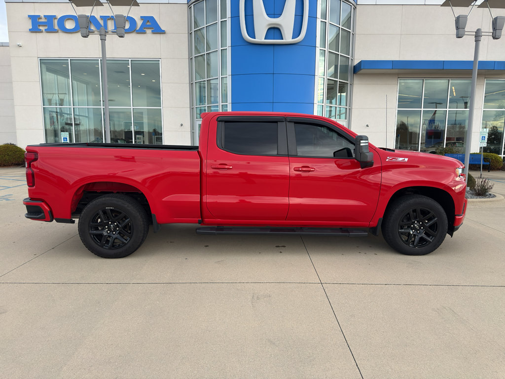 Used 2021 Chevrolet Silverado 1500 RST w/ LPO, Blackout Package AWD/4WD image 4