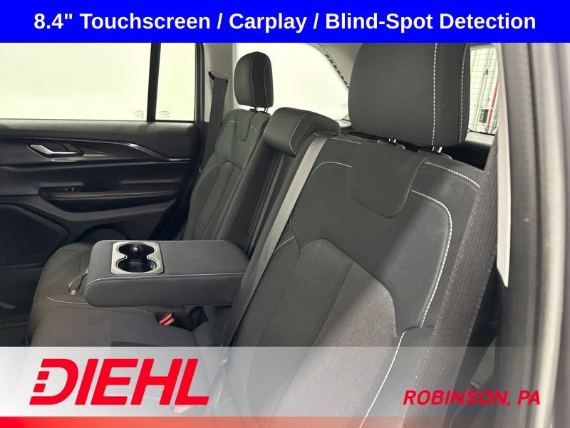 Used 2023 Jeep Grand Cherokee Laredo AWD/4WD image 16