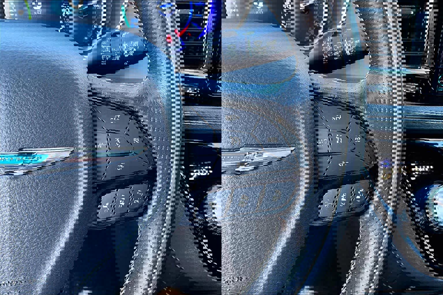 Used 2020 Chrysler Pacifica Limited w/ Advanced Safetytec Group image 21