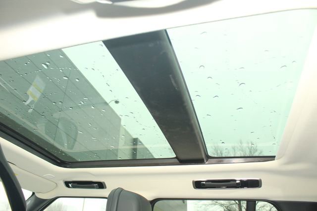 New 2026 Land Rover Range Rover SE image 23